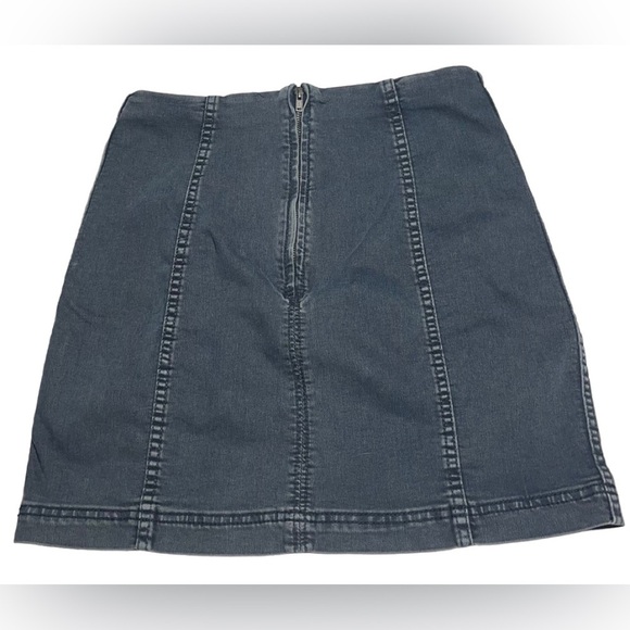 Free People Westminster Blue Gray Denim Mini Skirt Size 10 EUC - Picture 6 of 11